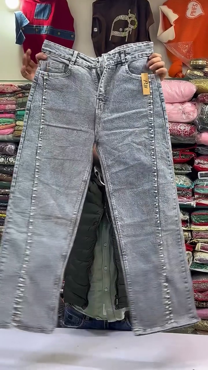Women Wide Leg High-Rise Embroidered Jeans - Image 3