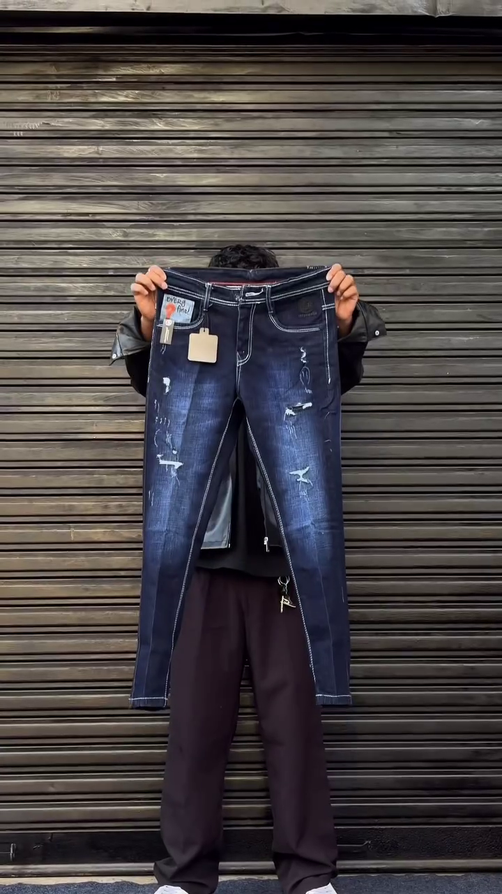 Men Lightly Washed Distressed Slim Fit Jeans - Image 4