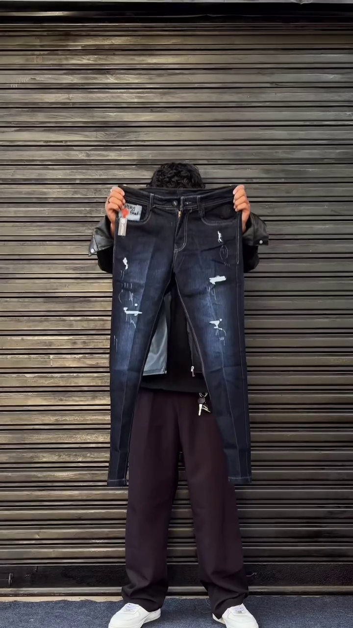 Men Lightly Washed Distressed Slim Fit Jeans - Image 3