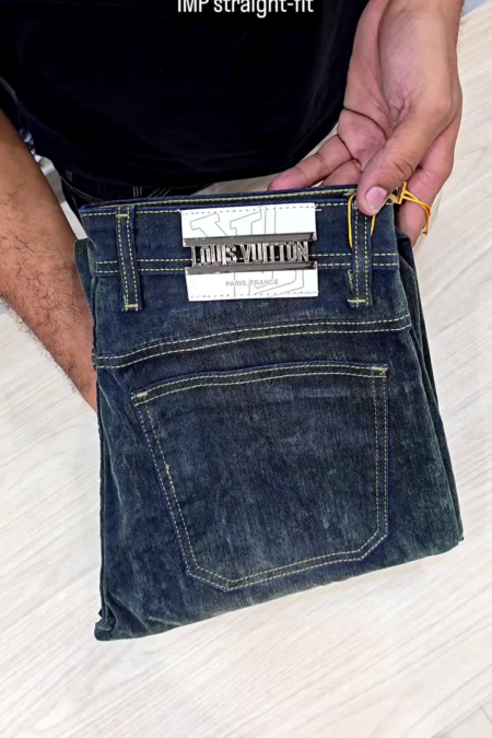 Men's Classic Straight-Fit Denim Jeans