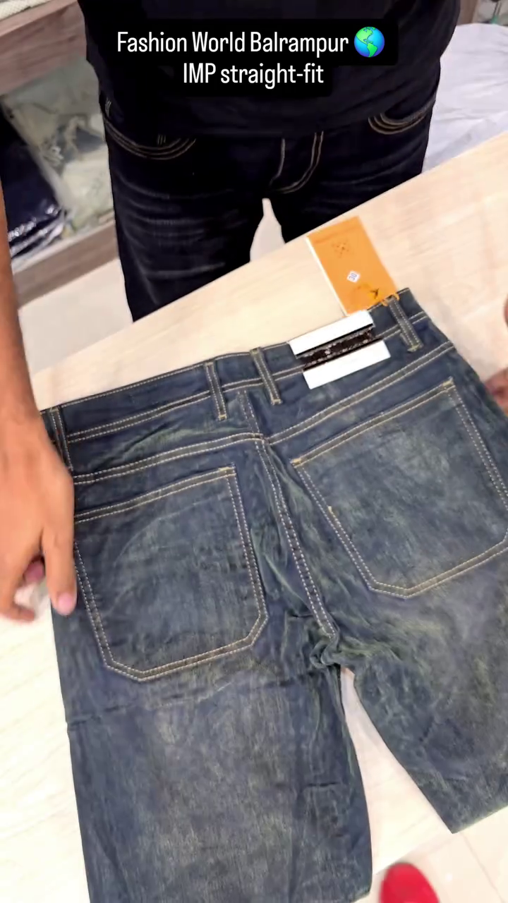 Men's Classic Straight-Fit Denim Jeans - Image 5