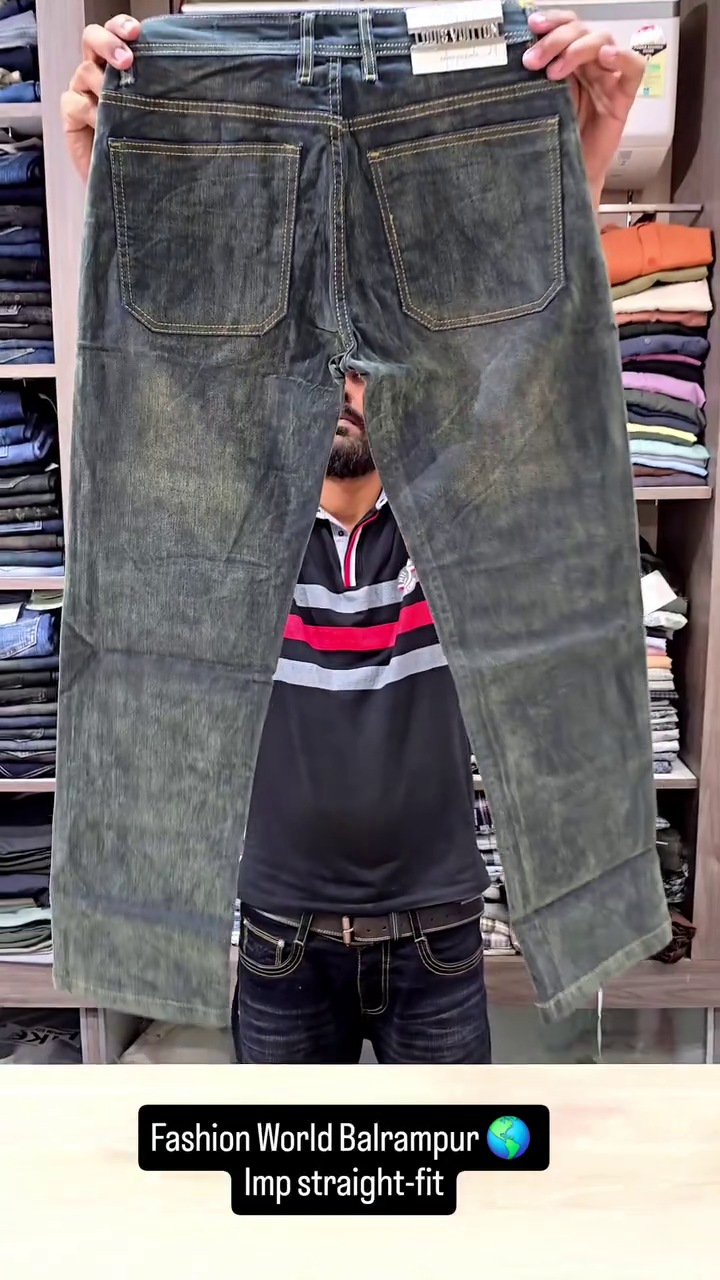 Men's Classic Straight-Fit Denim Jeans - Image 4